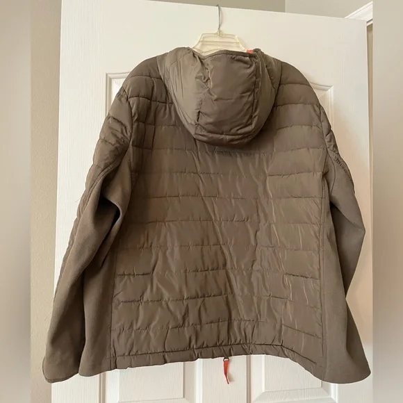 Universal Standard Women’s Puffer in Size 22-24 (Large in Universal Standard) - Picture 3 of 13